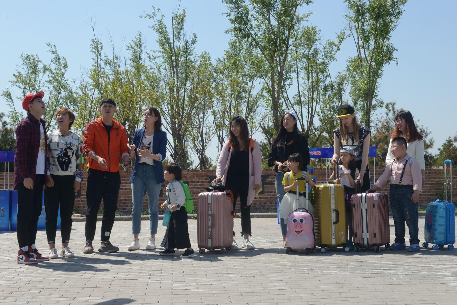 明星周边产品，自然美景的旅行探索之旅